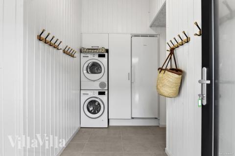 Den rummelige entre i luksushus nr. 810 i Østjylland