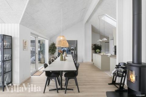 Opholdsrum med plads til 18 i luksushus nr. 912.