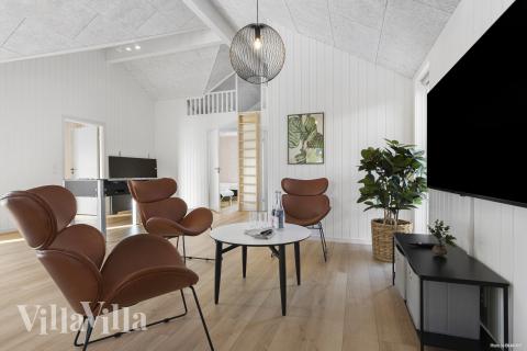 Aktivitetsrum i luksushus nr. 816 med 8 soveværelser og plads til 20 personer.