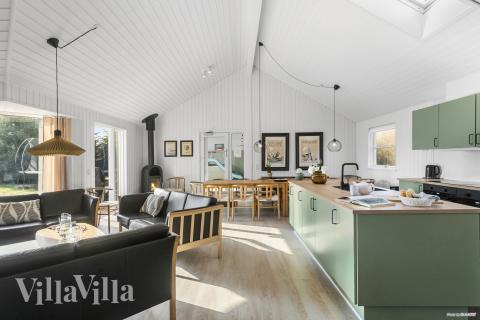 Det store lyse opholdrum i luksushus nr. 251 til 20.