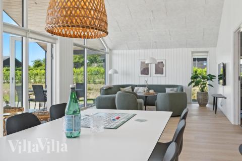 Opholdsrum med plads til 18 i luksushus nr. 776.