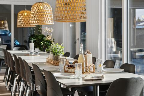 Det store lyse opholdrum i luksushus nr. 773 til 24.