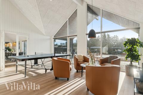 Aktivitetsrum i luksushus nr. 773 med 9 soveværelser og plads til 24 personer.