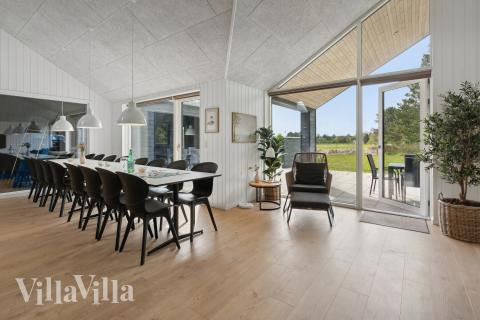 Det store lyse opholdrum i luksushus nr. 775 til 16.