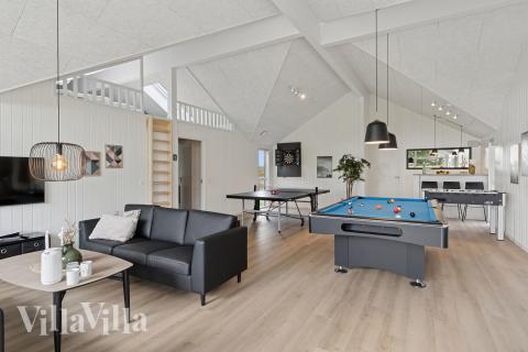 Ud over de mange timer, man kan bruge i husets pool-afdeling, så byder luksushus 780 også på billard/bordtennis og dart