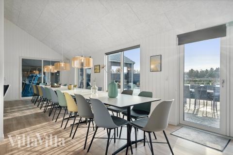 Det store lyse opholdrum i luksushus nr. 782 til 24.