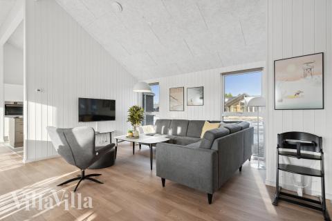 Der er mulighed for hygge i sommerhusets sofaarrangement, når I besøger luksushus nr. 782