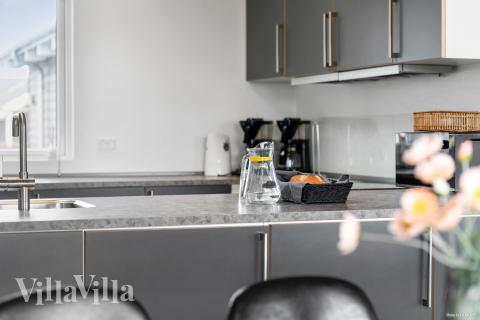 Køkkenet i luksushus nr. 322 er godt indrettet.