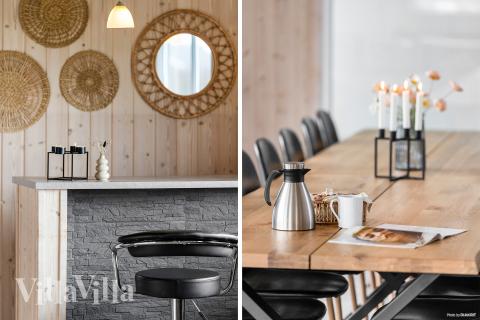 I kan sagtens side 18 personer sammen i sommerhusets opholdsrum, når I besøger luksushus 322 i Fyn og øer.