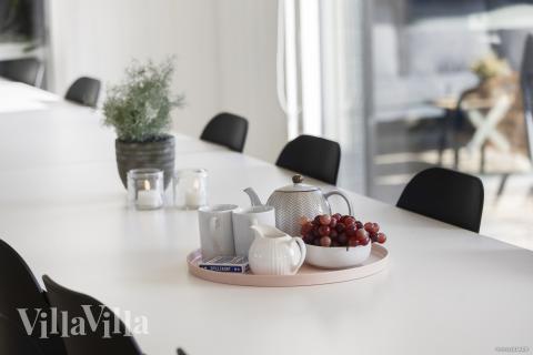 Opholdsrum med plads til 18 i luksushus nr. 907.