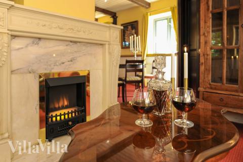 Opholdsrum med plads til 18 i luksushus nr. 951.