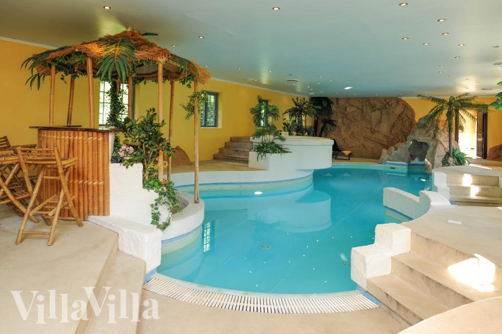 Tag en dukkert i poolen i luksushus nr. 951 i Fyn og øer.