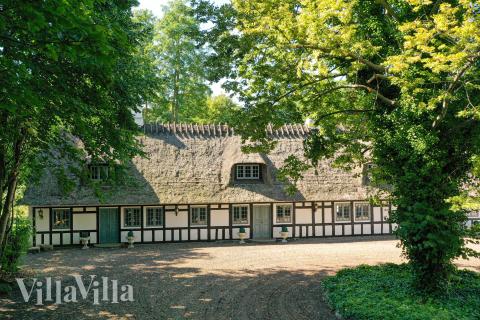 Flot sommerhus nr. 951 med god plads til op til 18 personer