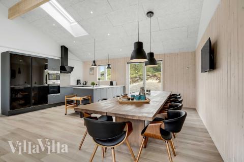 Det store lyse opholdrum i luksushus nr. 945 til 12.