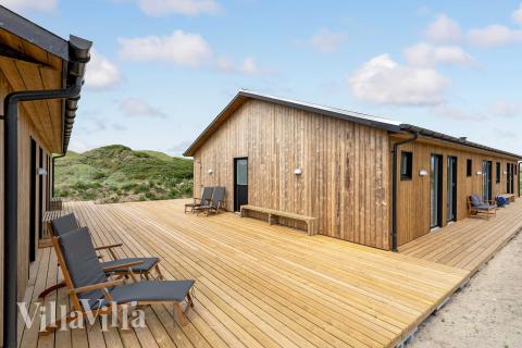 Stor terrasse ved luksushus nr. 945 i Nordjylland.
