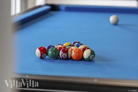 Aktivitetsrum i luksushus nr. 916 med 7 soveværelser og plads til 18 personer.