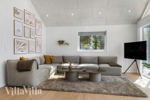 Sofaen i luksushus 273 i Vestjylland indbyder til brætspil eller at se en film sammen.