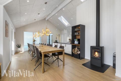 Det store lyse opholdrum i luksushus nr. 273 til 18.