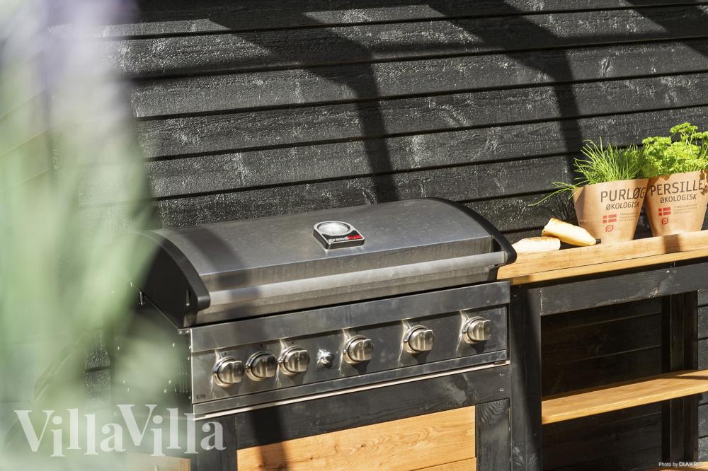Stor terrasse ved luksushus nr. 273 i Vestjylland.