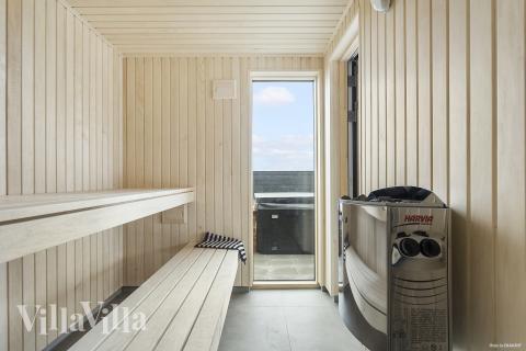 Nyd varmen i saunaen i luksushus nr. 914 til 30 personer