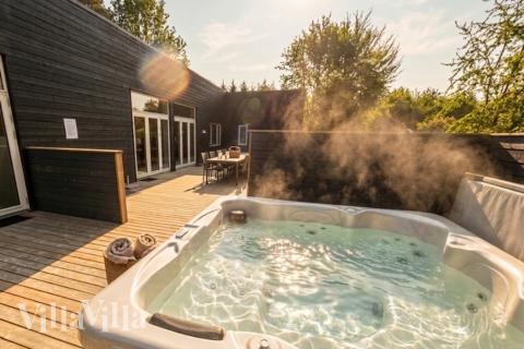 Nyd varmen i spaen i luksushus nr. 641 i Nordsjælland