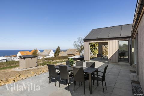 Stor terrasse ved luksushus nr. 927 i Bornholm.