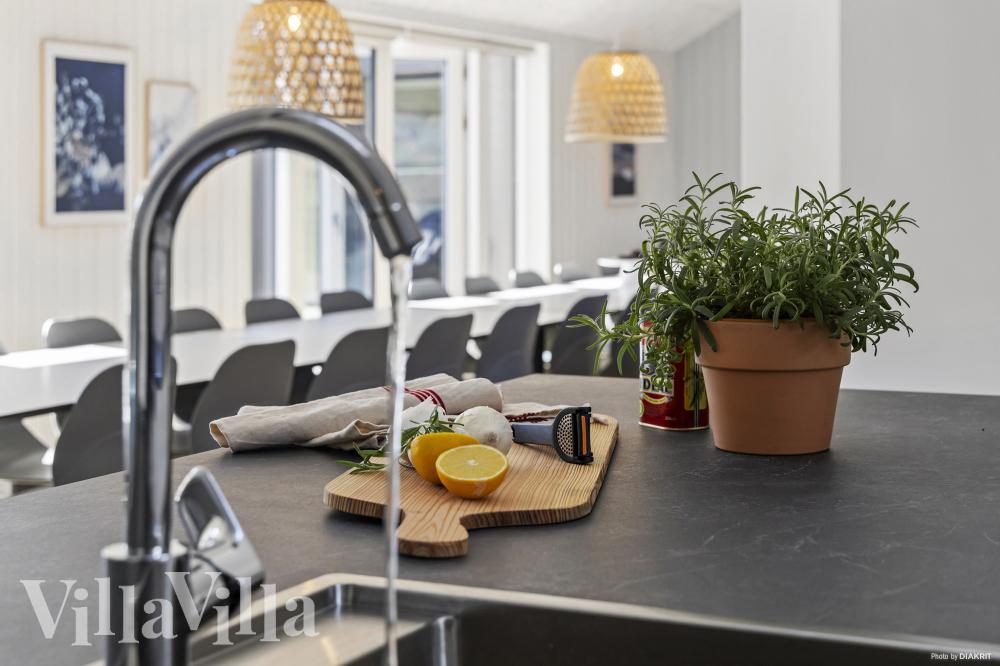 Køkkenet i luksushus nr. 822 er godt indrettet.
