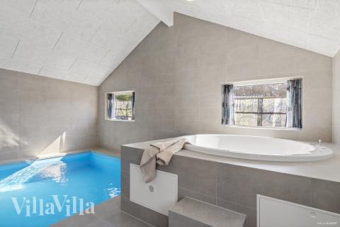 Nyd varmen i spaen i luksushus nr. 822 i Østjylland