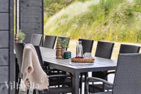 Luksushus nr. 959 har en dejlig terrasse med gode havemøbler til 26 personer.