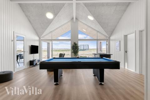 Luksushus 917 til 20 personer byder på et stort aktivitetsrum med bl.a. billard og dart