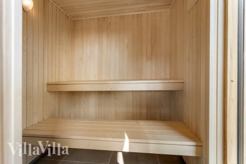 Nyd varmen i saunaen i luksushus nr. 917 til 20 personer