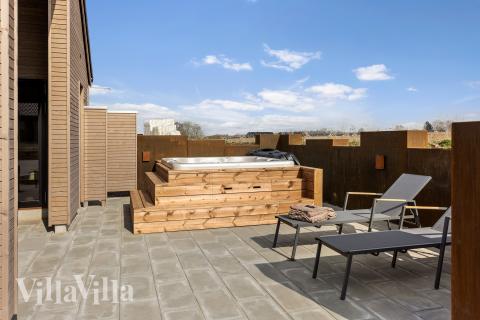 Nyd varmen i spaen i luksushus nr. 917 i Fyn og øer