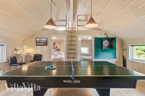 Ud over de mange timer, man kan bruge i husets pool-afdeling, så byder luksushus 956 også på billard/bordtennis og dart