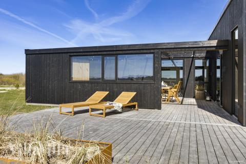 Stor terrasse ved luksushus nr. 965 i Nordjylland.