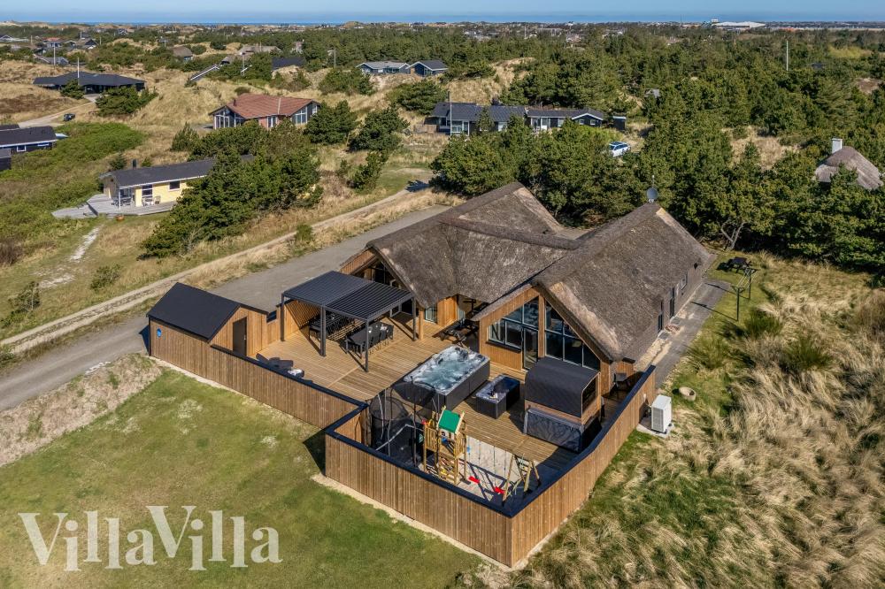 Dette skønne poolhus nr. 332 med plads til 20 personer ligger i Vestjylland