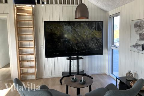 Aktivitetsrum i luksushus nr. 630 med 6 soveværelser og plads til 16 personer.
