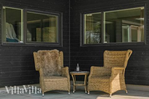 Nyd en grillaften på terrassen i luksushus nr. 621 i Bornholm