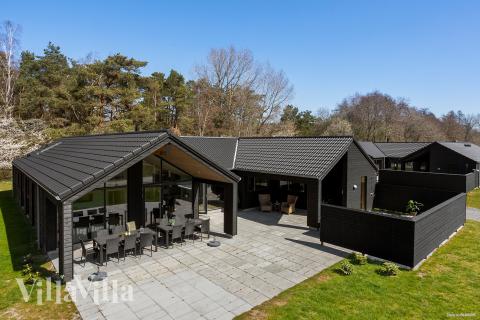 Flot sommerhus nr. 621 med god plads til op til 16 personer