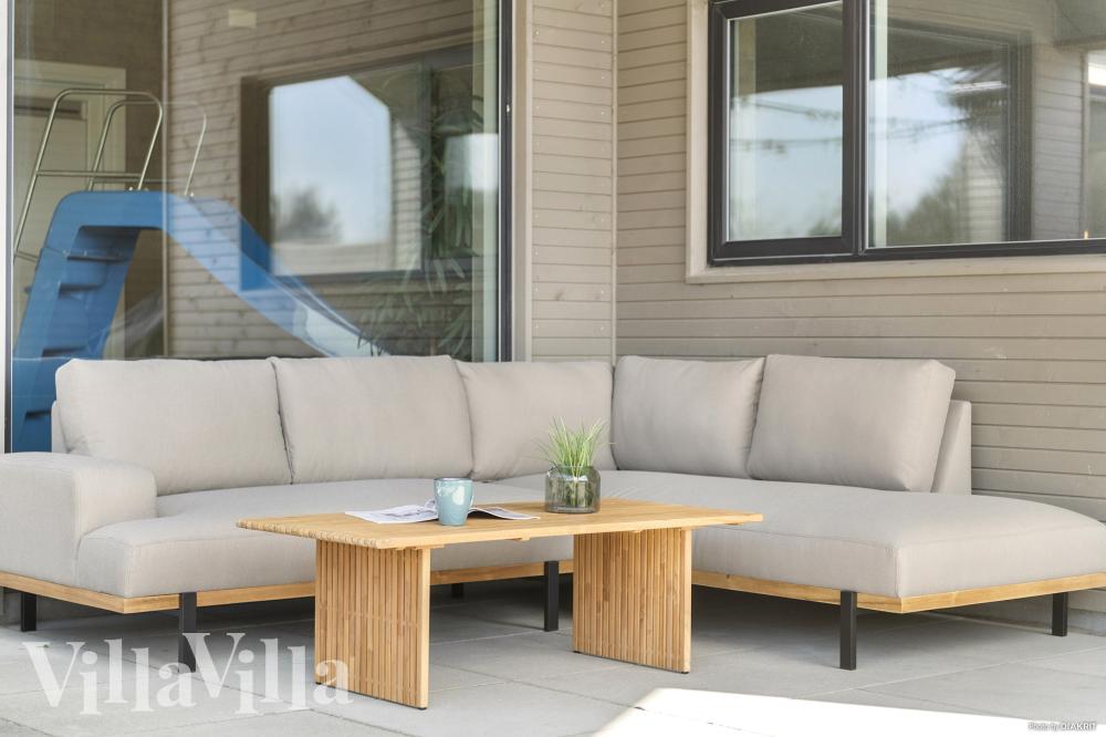 Stor terrasse ved luksushus nr. 560 i Vestjylland.