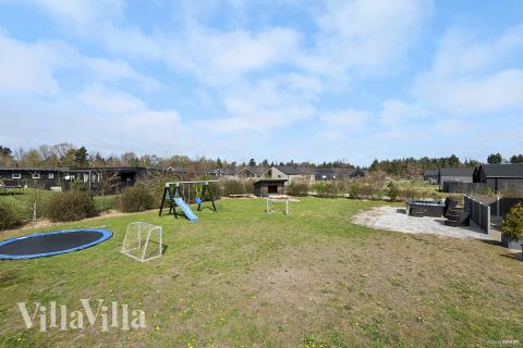 Dette skønne poolhus nr. 484 med plads til 18 personer ligger i Vestjylland