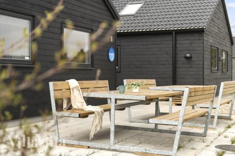 Flot sommerhus nr. 698 med god plads til op til 14 personer