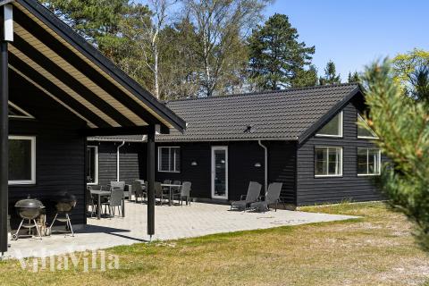 Flot sommerhus nr. 351 med god plads til op til 22 personer