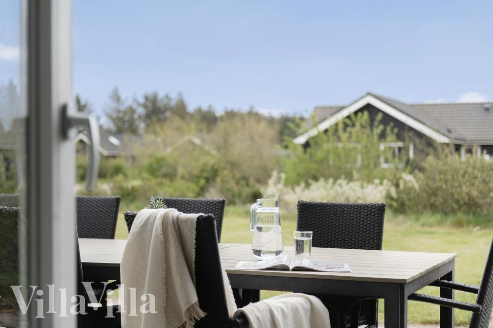 Luksushus nr. 456 har en dejlig terrasse med gode havemøbler til 20 personer.