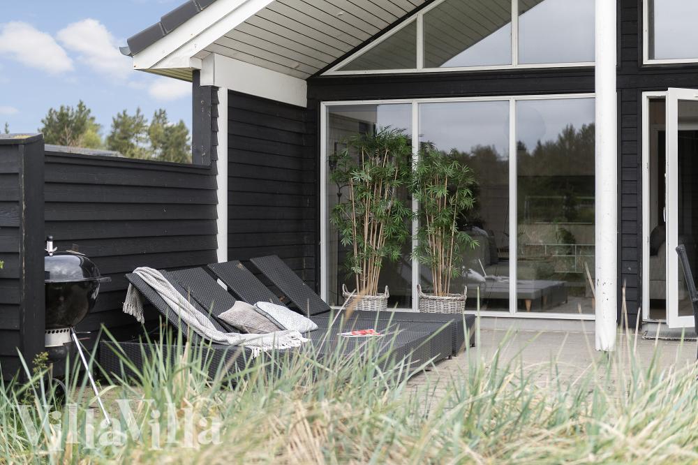 Stor terrasse ved luksushus nr. 456 i Vestjylland.