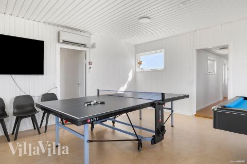 Aktivitetsrum i luksushus nr. 952 med 11 soveværelser og plads til 30 personer.