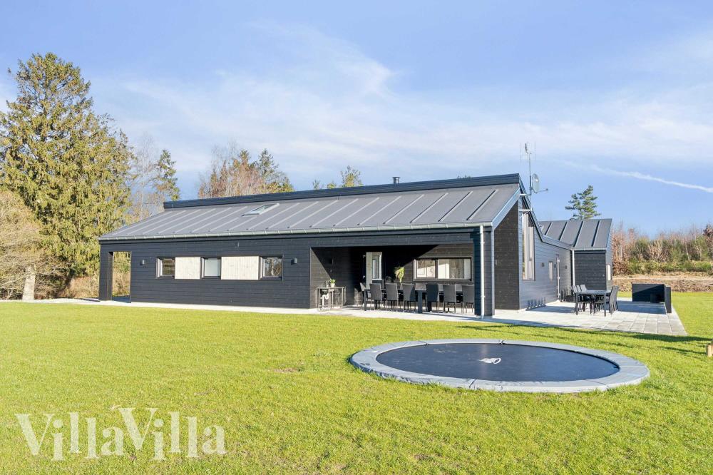 Flot sommerhus nr. 967 med god plads til op til 22 personer