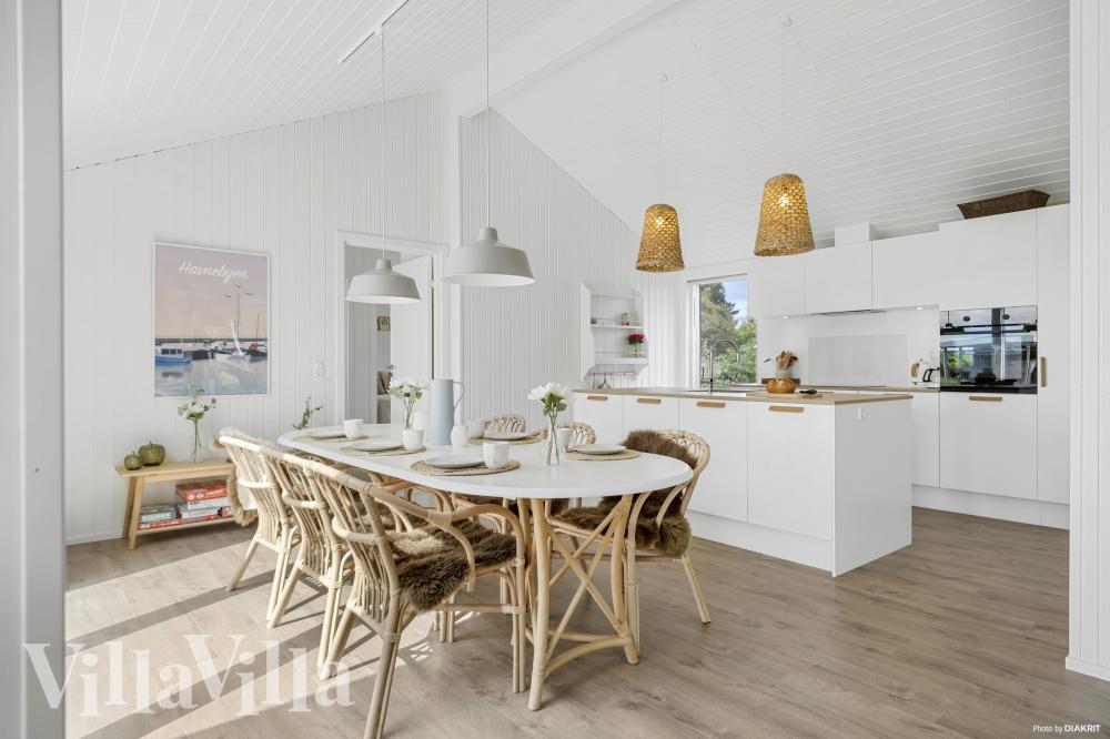 Det store lyse opholdrum i luksushus nr. 935 til 10.