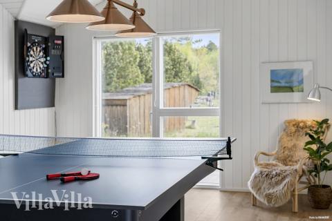 Luksushus 935 til 10 personer byder på et stort aktivitetsrum med bl.a. billard og dart