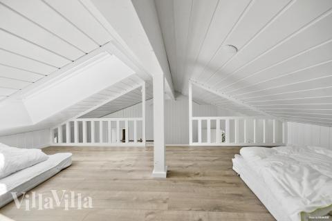 Nogle af de 10 sovepladser findes på hemsen i luksushus nr. 935
