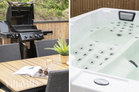 Luksushus nr. 557 har en dejlig terrasse med gode havemøbler til 14 personer.